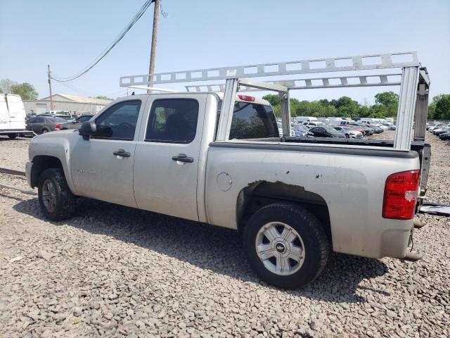 2GCEK13M971579802 - 2007 CHEVROLET SILVERADO K1500 CREW CAB SILVER photo 2