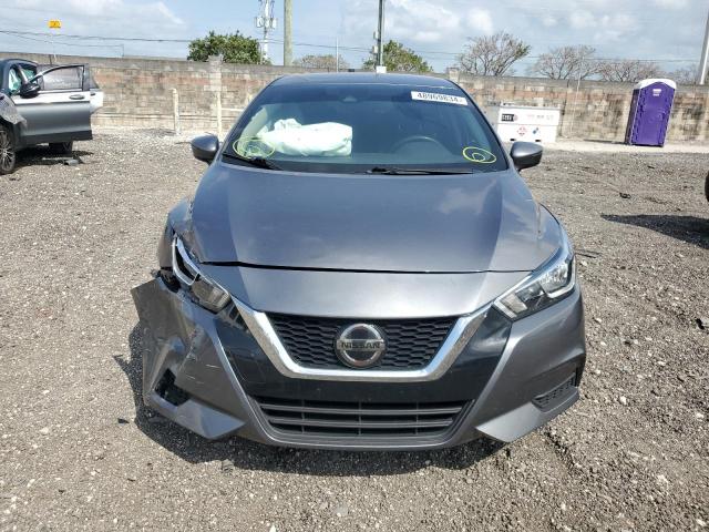 3N1CN8EV7LL808244 - 2020 NISSAN VERSA SV GRAY photo 5