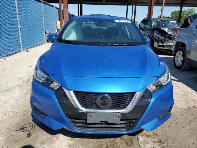 3N1CN8EV5ML823651 - 2021 NISSAN VERSA SV BLUE photo 5