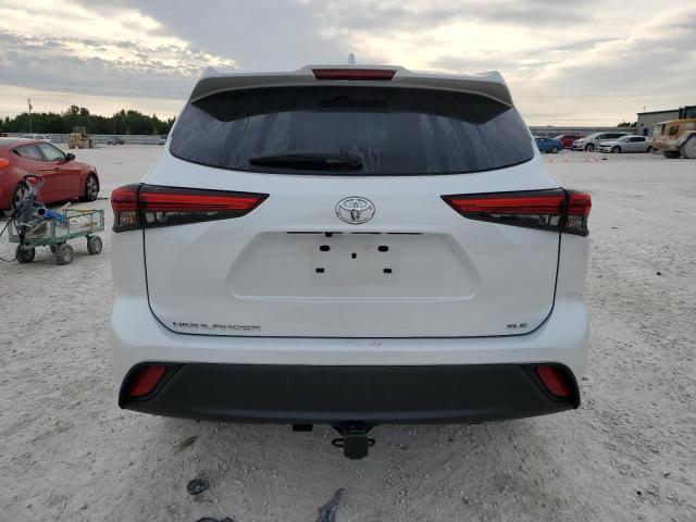 5TDGZRAH3NS123227 - 2022 TOYOTA HIGHLANDER XLE WHITE photo 6