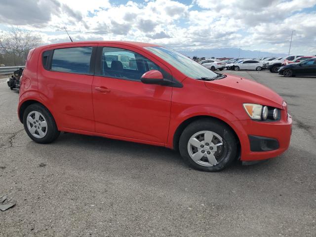 1G1JA6SH0D4206336 - 2013 CHEVROLET SONIC LS RED photo 4