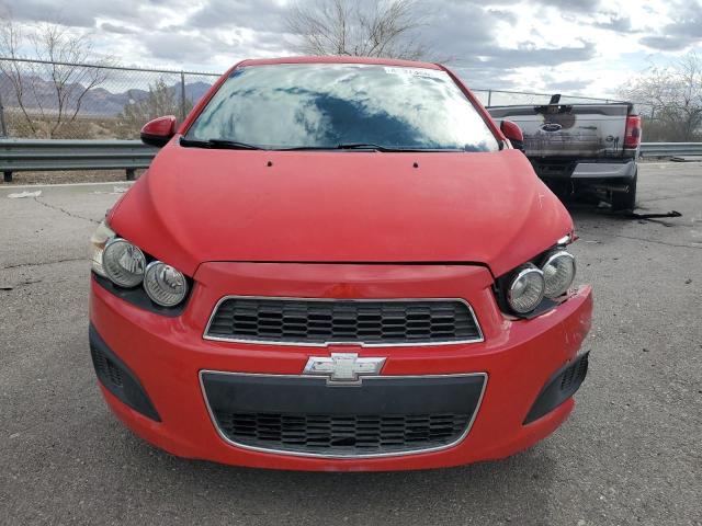 1G1JA6SH0D4206336 - 2013 CHEVROLET SONIC LS RED photo 5