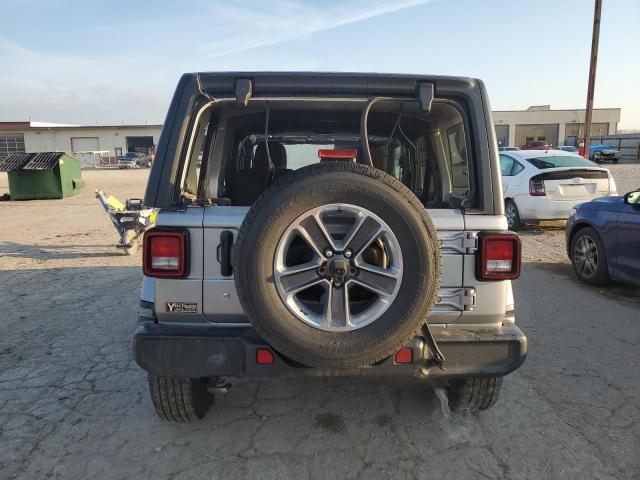 1C4HJXEN8KW592924 - 2019 JEEP WRANGLER U SAHARA SILVER photo 6