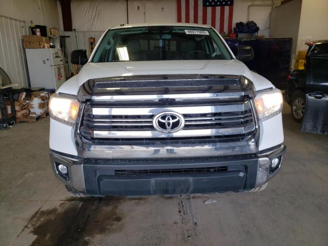 5TFUY5F13HX666232 - 2017 TOYOTA TUNDRA DOUBLE CAB SR/SR5 WHITE photo 5
