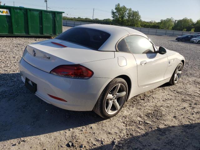 WBALM5C59BE378441 - 2011 BMW Z4 SDRIVE30I WHITE photo 3