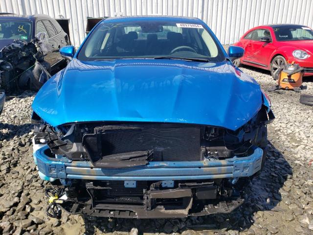 3FA6P0LU8LR197322 - 2020 FORD FUSION SE BLUE photo 5