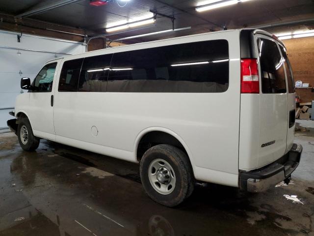 1GAZGPFG3H1260035 - 2017 CHEVROLET EXPRESS G3 LT WHITE photo 2