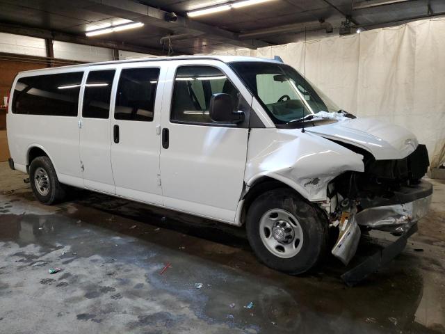 1GAZGPFG3H1260035 - 2017 CHEVROLET EXPRESS G3 LT WHITE photo 4