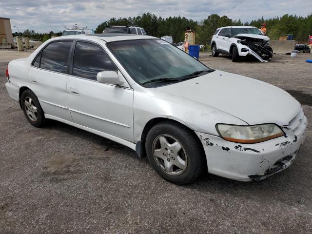 1HGCG1655WA019858 - 1998 HONDA ACCORD EX WHITE photo 4