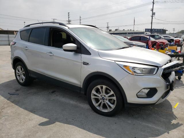 1FMCU0GD6JUB45754 - 2018 FORD ESCAPE SE SILVER photo 4