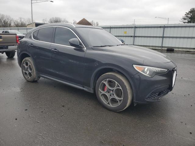 ZASFAKBN5J7B96898 - 2018 ALFA ROMEO STELVIO TI BLACK photo 4