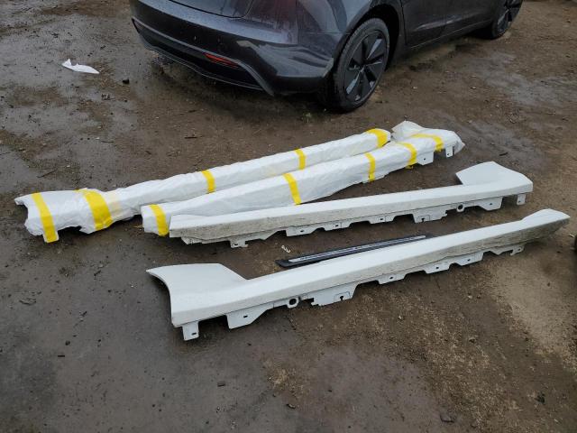 3MF13DM08R8E53568 - 2024 BMW M2 WHITE photo 12