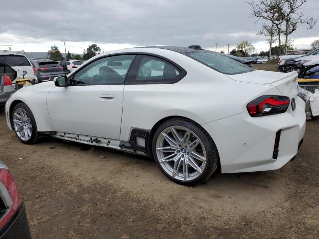 3MF13DM08R8E53568 - 2024 BMW M2 WHITE photo 2