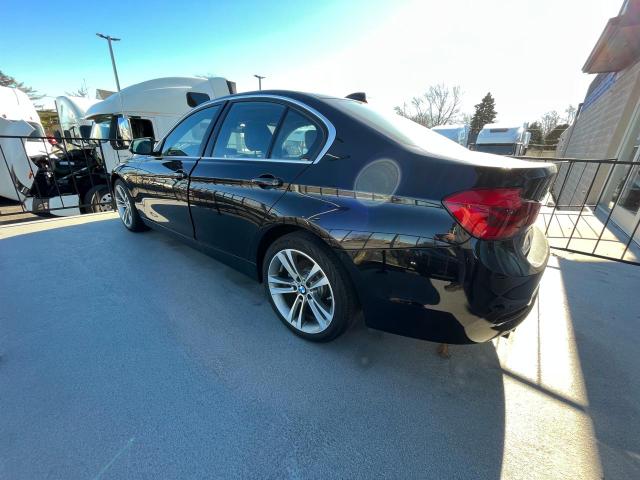 WBA8D9C52JEM33923 - 2018 BMW 330 XI Czarny zdjęcie 3