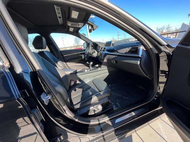 WBA8D9C52JEM33923 - 2018 BMW 330 XI Czarny zdjęcie 5