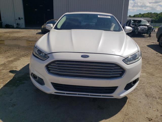 1FA6P0HD5E5372253 - 2014 FORD FUSION SE WHITE photo 5