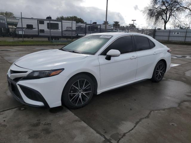 4T1G11AK4PU719865 - 2023 TOYOTA CAMRY SE NIGHT SHADE WHITE photo 1