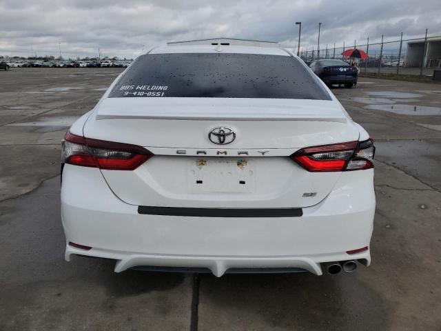 4T1G11AK4PU719865 - 2023 TOYOTA CAMRY SE NIGHT SHADE WHITE photo 6
