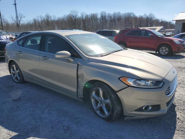 3FA6P0H73FR109042 - 2015 FORD FUSION SE GOLD photo 4