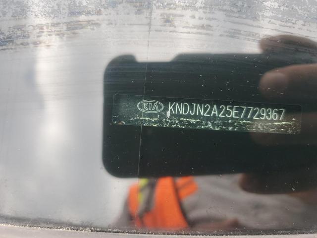 KNDJN2A25E7729367 - 2014 KIA SOUL SILVER photo 12