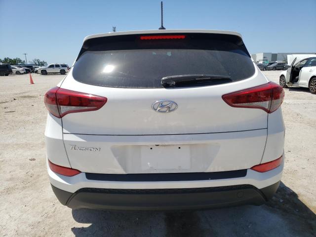 KM8J23A4XGU161570 - 2016 HYUNDAI TUCSON SE WHITE photo 6