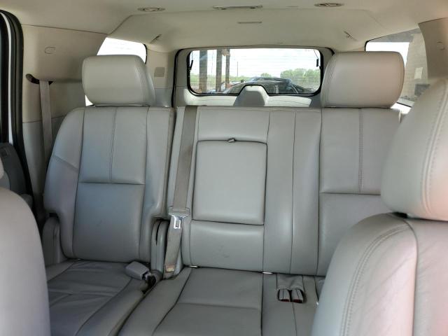 1GNSCJE00BR386276 - 2011 CHEVROLET SUBURBAN C1500 LT WHITE photo 10