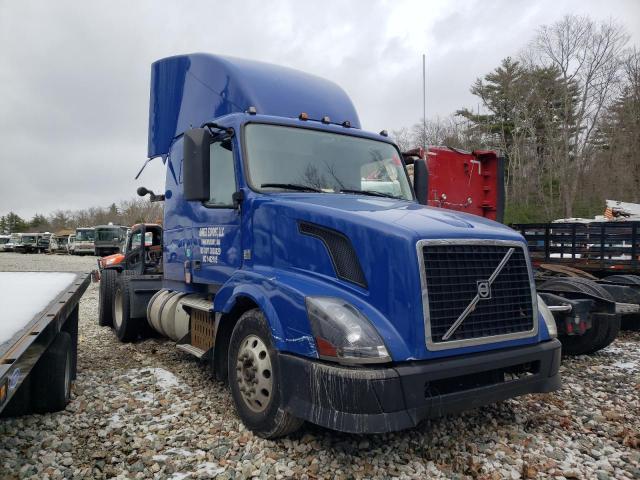 4V4NC9EH1FN927993 - 2015 VOLVO VN VNL BLUE photo 1