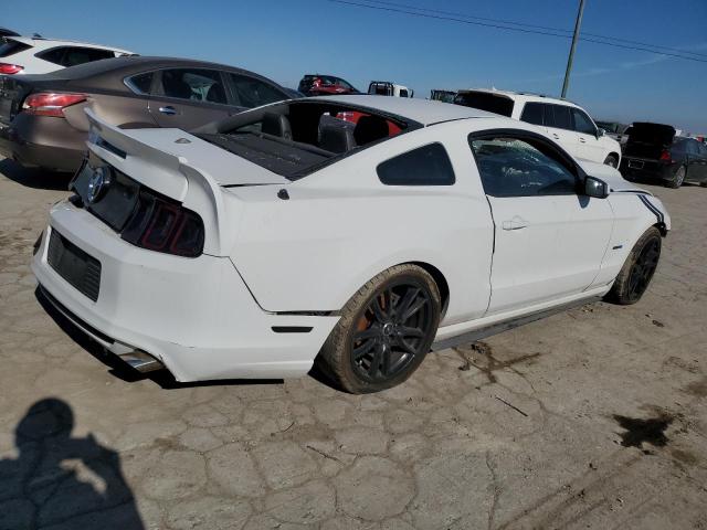 1ZVBP8AM3E5264924 - 2014 FORD MUSTANG WHITE photo 3