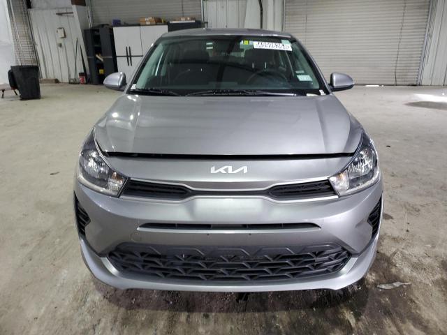 3KPA24AD6NE435255 - 2022 KIA RIO LX GRAY photo 5