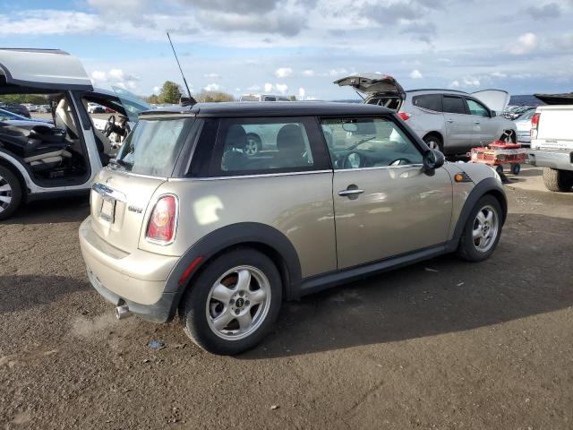 WMWMF3C56ATU79272 - 2010 MINI COOPER BEIGE photo 3