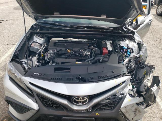 4T1T11AK3RU869306 - 2024 TOYOTA CAMRY SE NIGHT SHADE SILVER photo 11