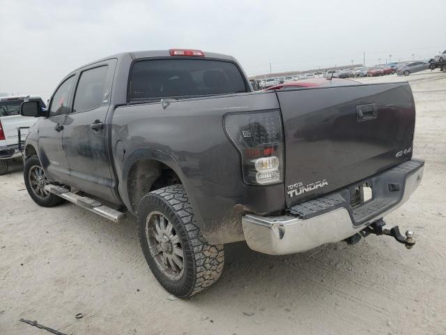 5TFDW5F18CX260977 - 2012 TOYOTA TUNDRA CREWMAX SR5 GRAY photo 2