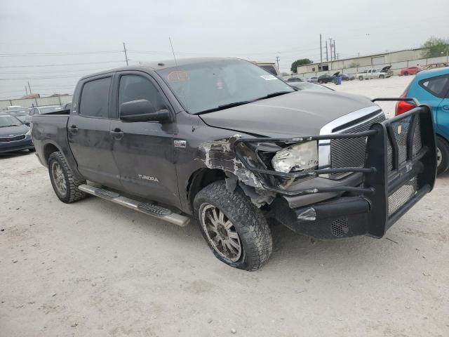 5TFDW5F18CX260977 - 2012 TOYOTA TUNDRA CREWMAX SR5 GRAY photo 4