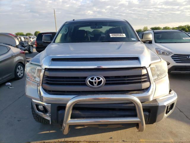 5TFEM5F13FX084015 - 2015 TOYOTA TUNDRA CREWMAX SR5 SILVER photo 5