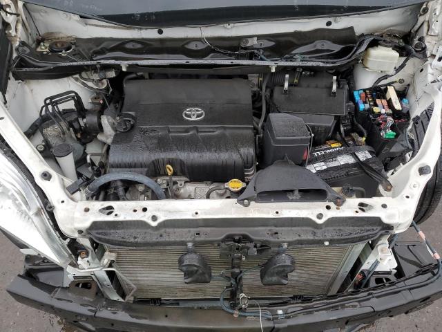 5TDKK3DC9FS575745 - 2015 TOYOTA SIENNA LE WHITE photo 12