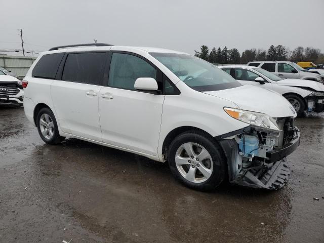 5TDKK3DC9FS575745 - 2015 TOYOTA SIENNA LE WHITE photo 4