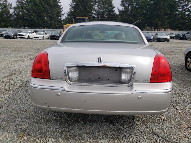 1LNHM81W04Y674726 - 2004 LINCOLN TOWN CAR EXECUTIVE SILVER photo 6