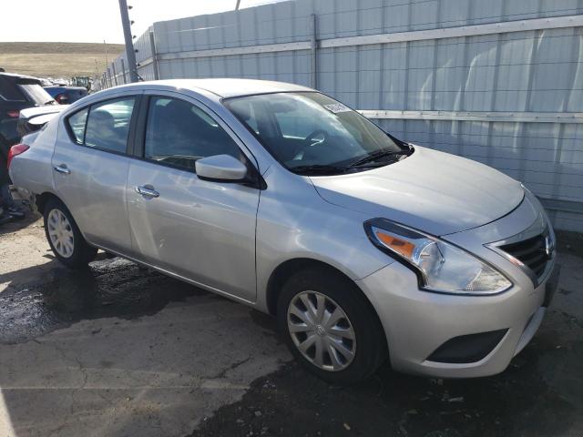 3N1CN7AP7GL839467 - 2016 NISSAN VERSA S SILVER photo 4