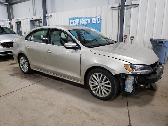 3VWLX7AJ3DM250163 - 2013 VOLKSWAGEN JETTA SEL TAN photo 4