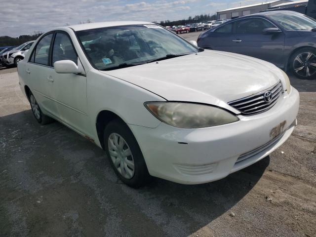 4T1BE32K75U018727 - 2005 TOYOTA CAMRY LE WHITE photo 4
