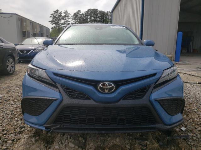 4T1G11AK8PU140488 - 2023 TOYOTA CAMRY SE NIGHT SHADE BLUE photo 5