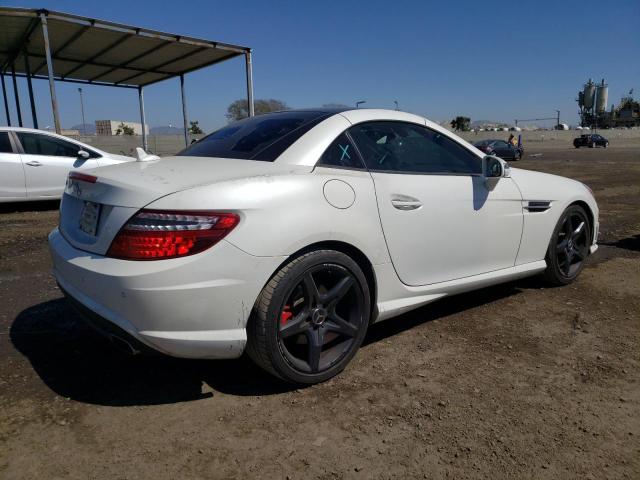 WDDPK4HA2DF057872 - 2013 MERCEDES-BENZ SLK 250 WHITE photo 3