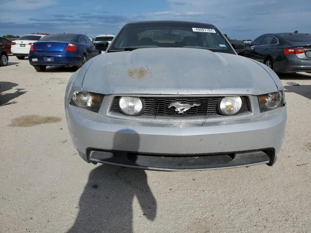 1ZVBP8AN7A5163498 - 2010 FORD MUSTANG GRAY photo 5