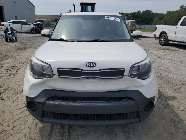 KNDJN2A2XJ7520300 - 2018 KIA SOUL WHITE photo 5