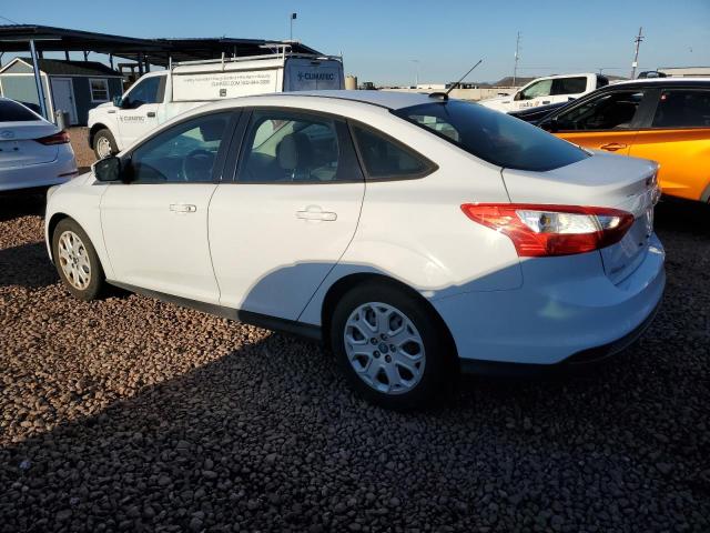 1FAHP3F23CL212120 - 2012 FORD FOCUS SE WHITE photo 2