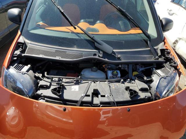 WMEFJ5DA4HK176199 - 2017 SMART FORTWO ORANGE photo 11