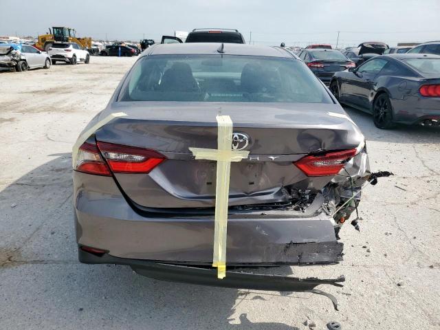 4T1C11AK1MU609575 - 2021 TOYOTA CAMRY LE GRAY photo 6
