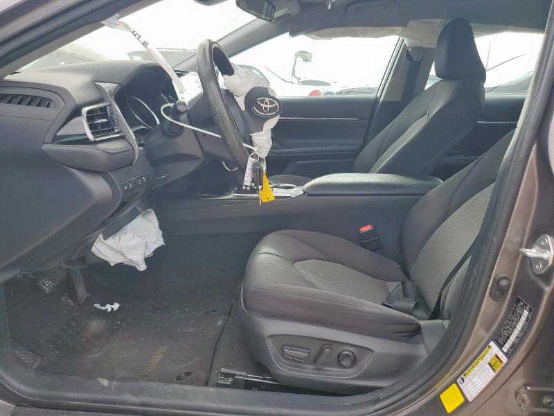 4T1C11AK1MU609575 - 2021 TOYOTA CAMRY LE GRAY photo 7