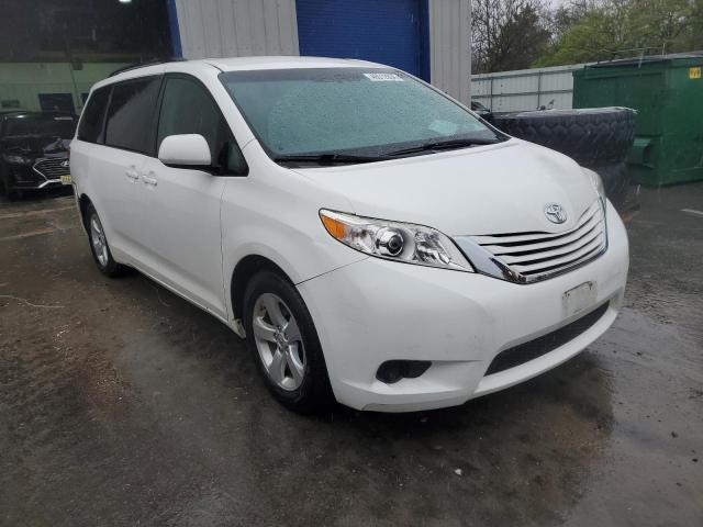 5TDKK3DC7GS727426 - 2016 TOYOTA SIENNA LE WHITE photo 4