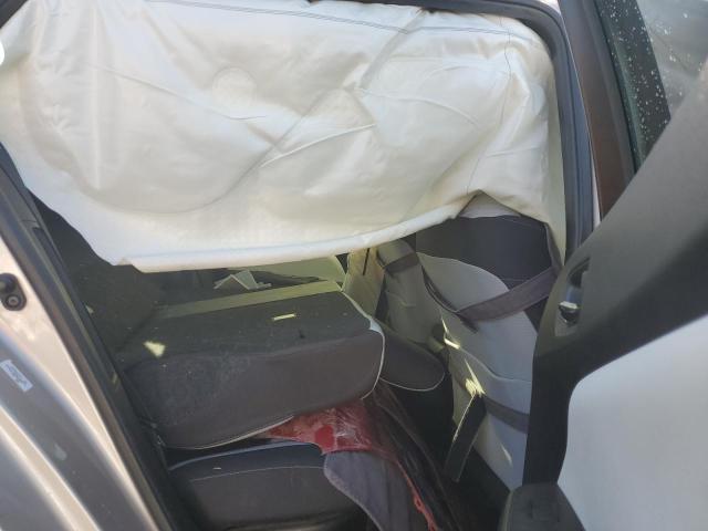 JTDKARFP8K3114165 - 2019 TOYOTA PRIUS PRIM 银色 照片 10